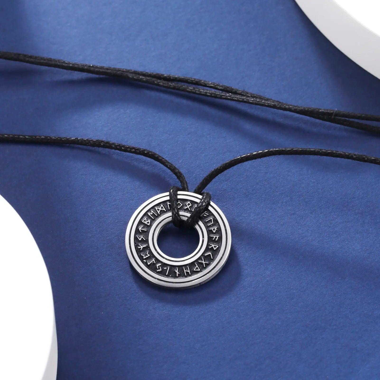 Collar Nordic Rune Elegance Amulet - Vanguardia Masculina